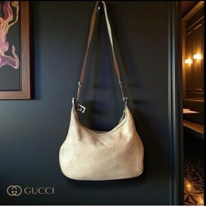 AUTHENTIC GUCCI CREAM LEATHER HOBO SILVER “G” HW. SHOULDER/CROSSBODY